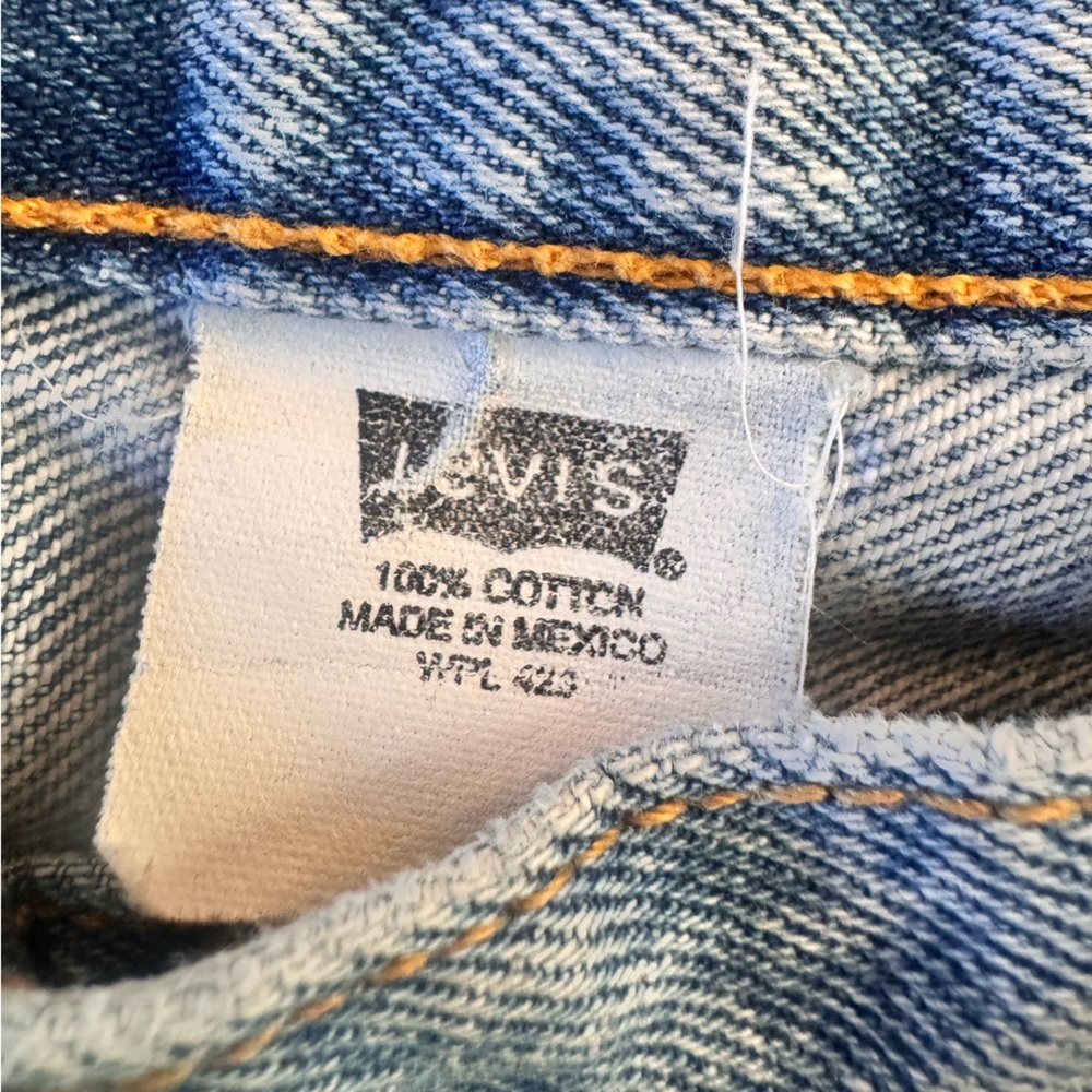 Vintage Levi’s Denim Jeans w/ Cropped Raw Hem - Picture 6 of 7